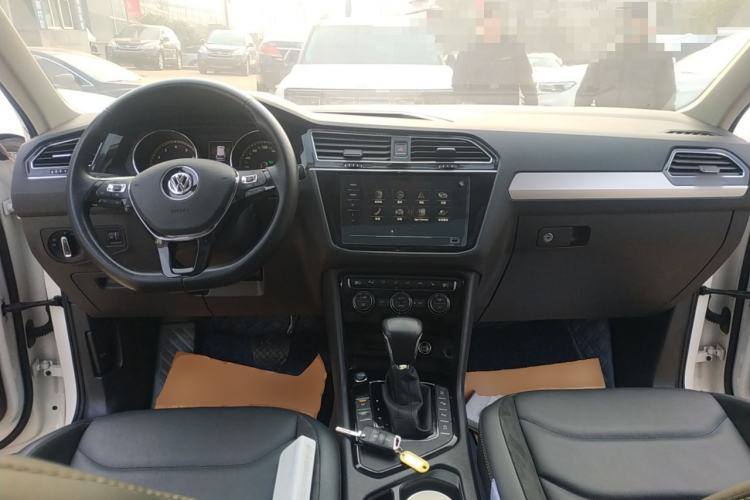 Used Volkswagen Tiguan L 2019 Revised 330TSI Automatic Two-Wheel Drive Smart & Luxury Edition China VI Standard