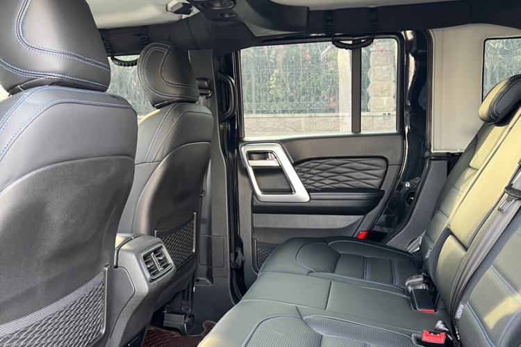 Used BAIC Off-Road BJ40 2023 2.0T Automatic Four-Wheel Drive Urban Hunter Edition Chivalrous Type
