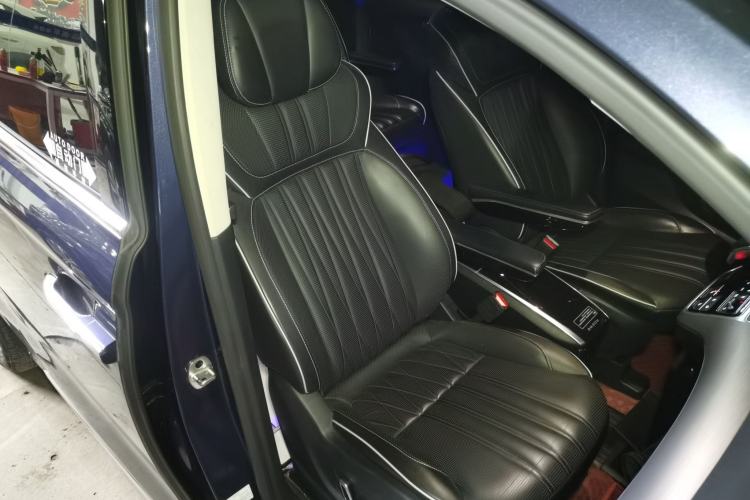 Used Roewe iMAX8 2021 400TGI Supreme Series Prestige Edition
