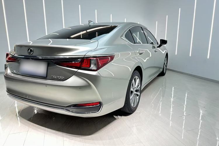 Used Lexus ES 2020 200 Excellence Edition
