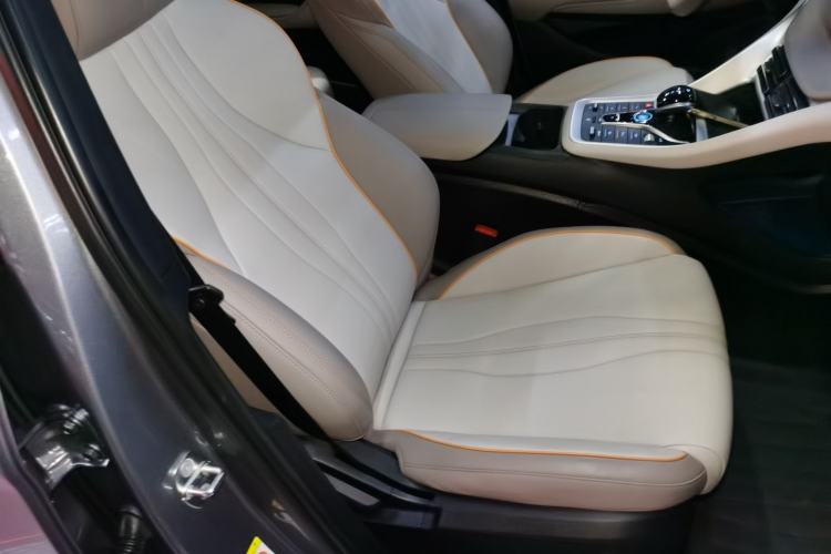 Used BYD Song Pro New Energy 2024 HONOR Edition DM-i 71KM Navigation Model
