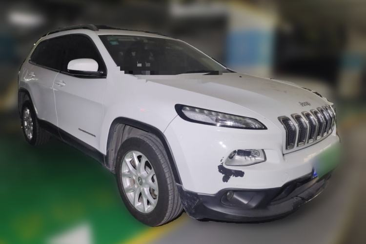Used  Cherokee 2014 2.4L Urban Edition

