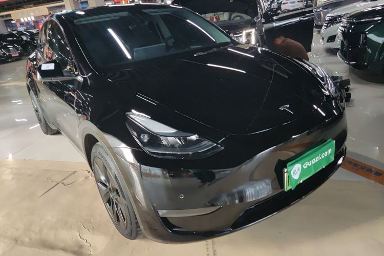 Used Tesla Model Y 2023 Long-Range All-Wheel-Drive Version
