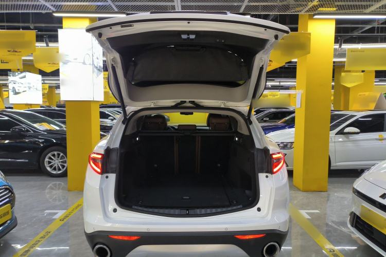 Used Alfa Romeo Stelvio 2017 2.0T 200HP Elite Edition