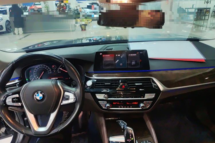 Used BMW 5 Series 2019 525Li Luxury Package
