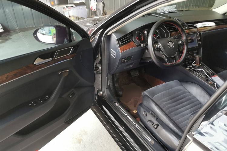 Used Volkswagen Magotan 2017 330TSI DSG Luxury Model
