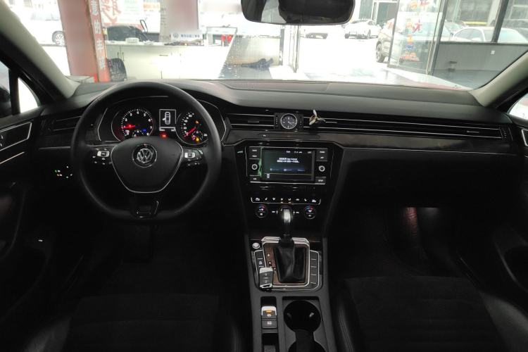 Used Volkswagen Magotan 2018 330TSI DSG Luxury Model
