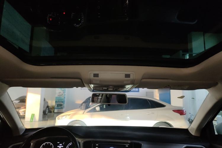 Used Volkswagen T-ROC 2019 230TSI DSG Two-Wheel-Drive Advanced Version China VI Standard
