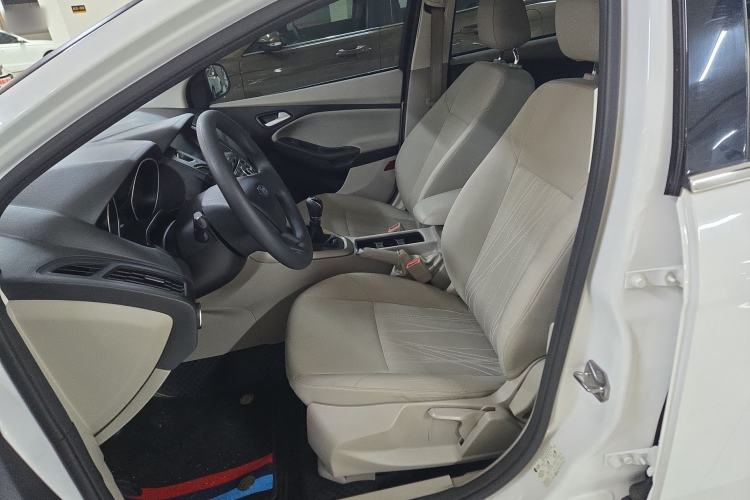 Used Ford Focus 2017 Sedan 1.6L Manual Comfort Plus SmartDrive Edition
