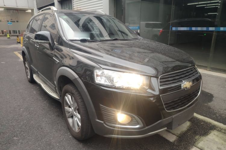 Used Chevrolet Captiva 2015 2.4L 4x4 Flagship Edition 7-Seater
