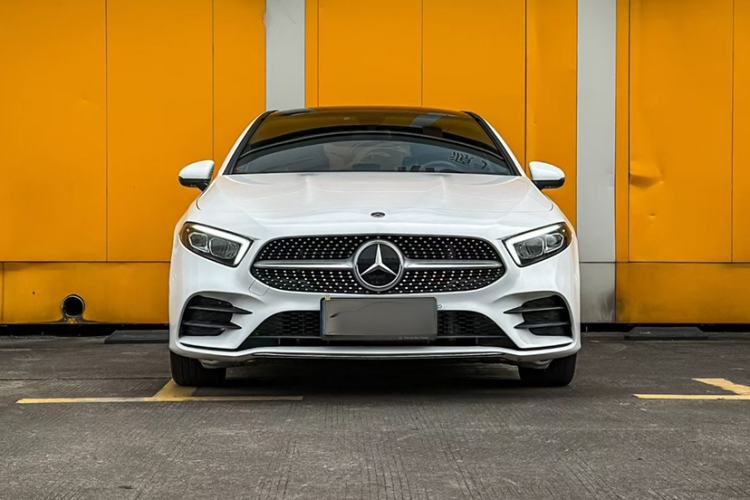 Used Mercedes-Benz A-Class 2022 Revised Version A 200 L Sport Sedan Fashionable Style