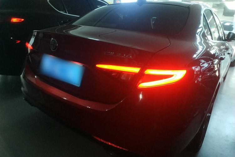 Used Alfa Romeo Giulia 2019 2.0T 280HP Luxury Edition
