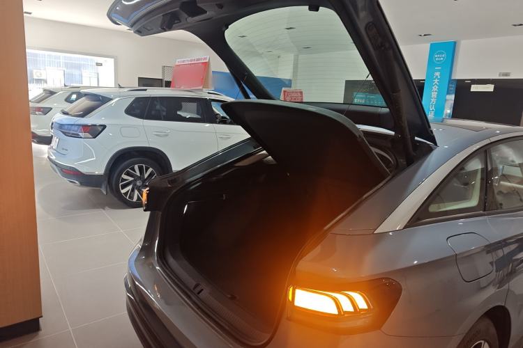 Used Volkswagen ID.7 VIZZION 2024 AIR model
