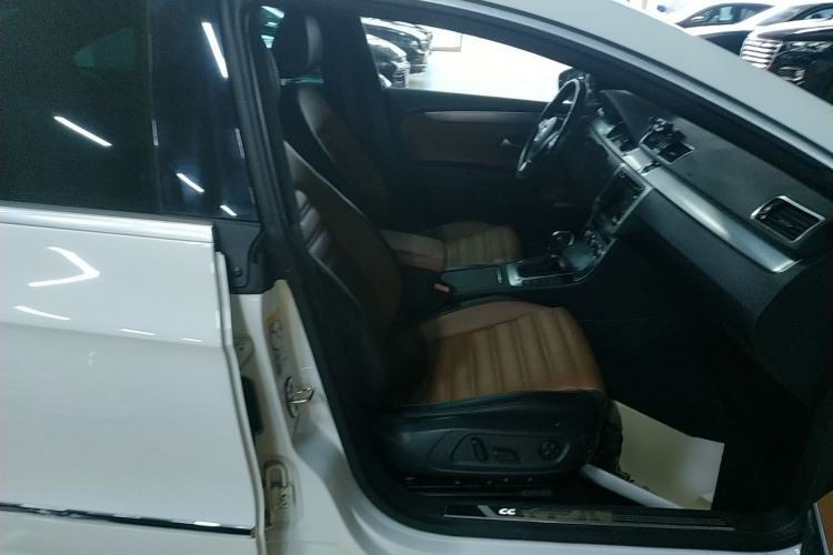 Used Volkswagen FAW-Volkswagen CC 2015 2.0 TSI Ultimate Model
