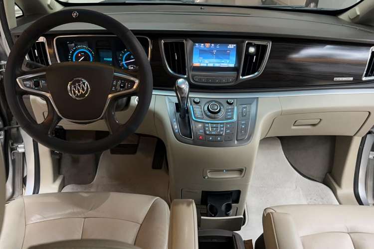 Used Buick GL8 2013 3.0L GT Luxury Business Haoya Edition
