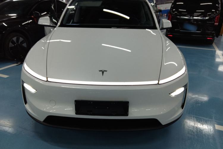 Used Tesla Model Y 2025 Rear-Wheel-Drive Version
