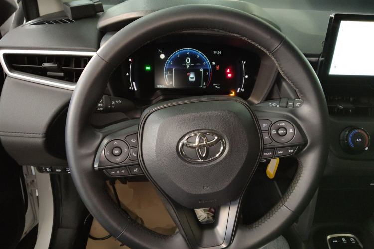 Used Toyota Corolla Cross 2024 2.0L Pioneer Edition
