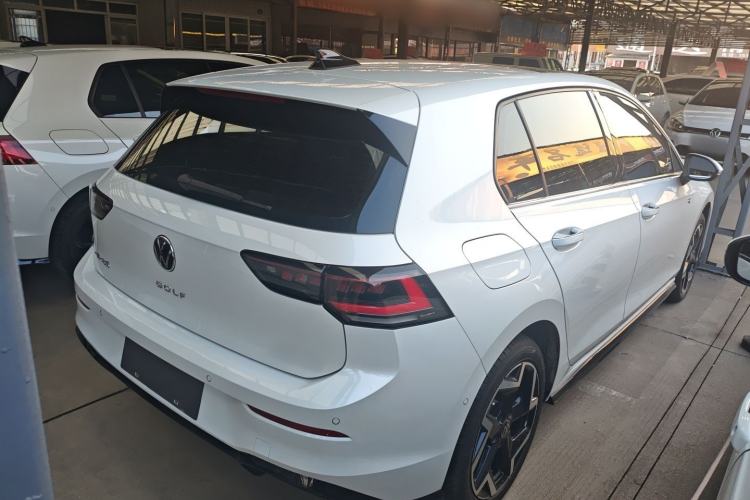 Used Volkswagen Golf 2025 300TSI R-Line
