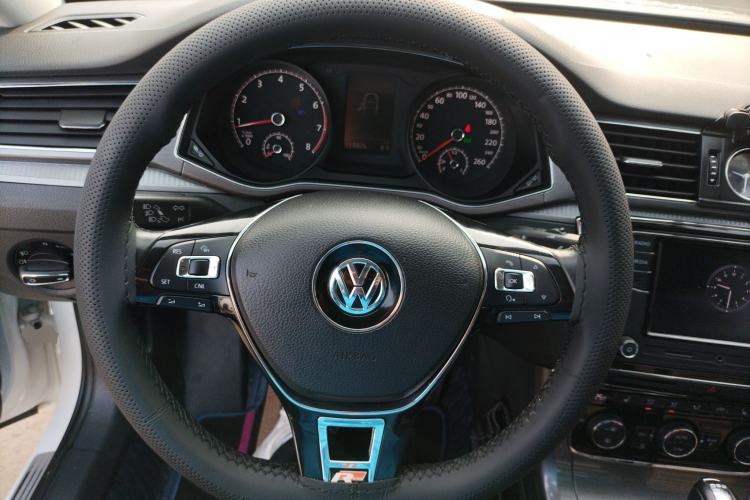 Used Volkswagen Passat 2017 330TSI DSG Luxury Edition
