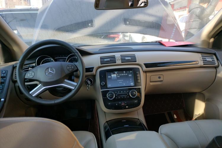 Used Mercedes-Benz R-Class 2017 R 320 4MATIC Business Edition Prestige Model