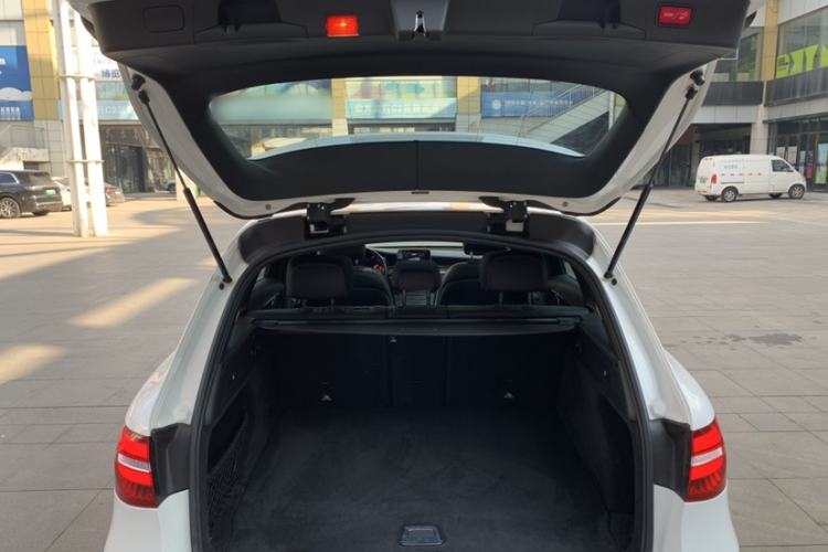 Used Mercedes-Benz GLC 2018 GLC 260 4MATIC Luxury Model
