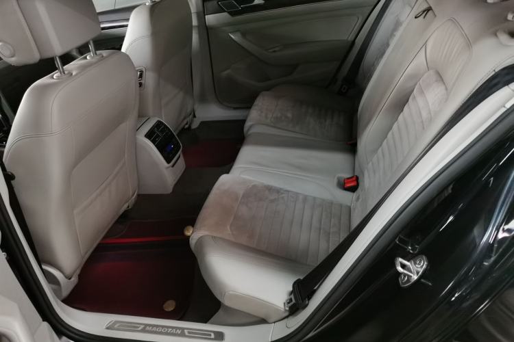 Used Volkswagen Magotan 2017 330TSI DSG Luxury Model
