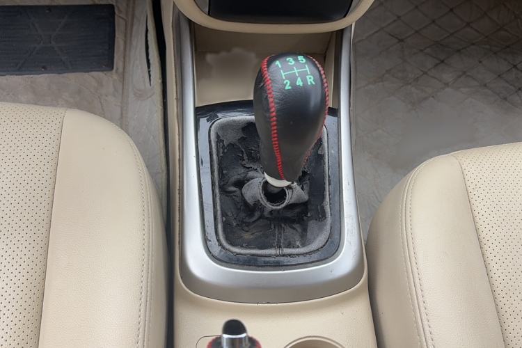 Used Changan Eado 2015 1.6L Manual Luxury Model China V Standard
