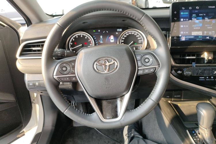 Used Toyota Camry 2023 2.0G Luxury Edition

