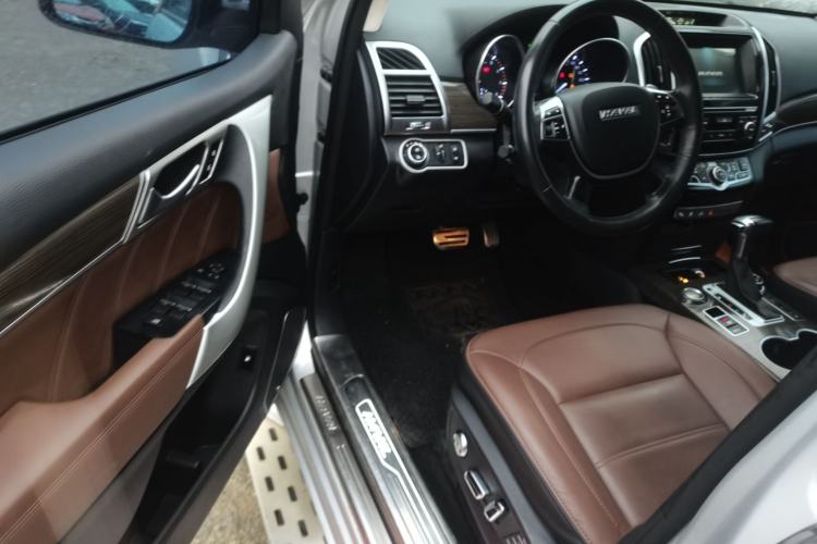Used Haval H9 2016 2.0T Four-Wheel Drive Luxury 7-Seater
