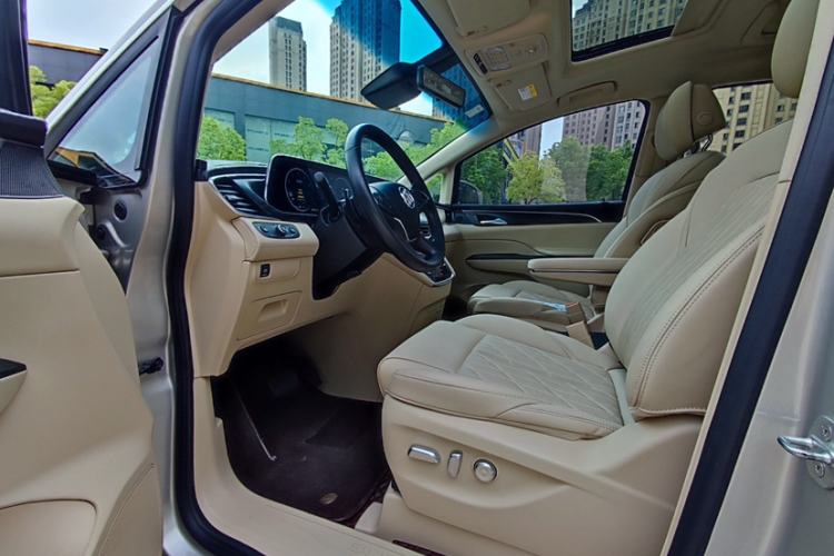 Used Buick GL8 2022 ES Land Cruiser 653T Luxury Model
