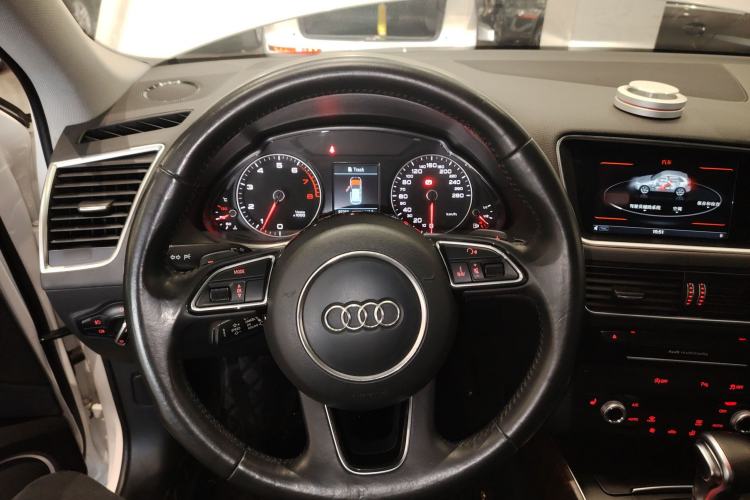 Used Audi Q5 2017 40 TFSI Comfort Model