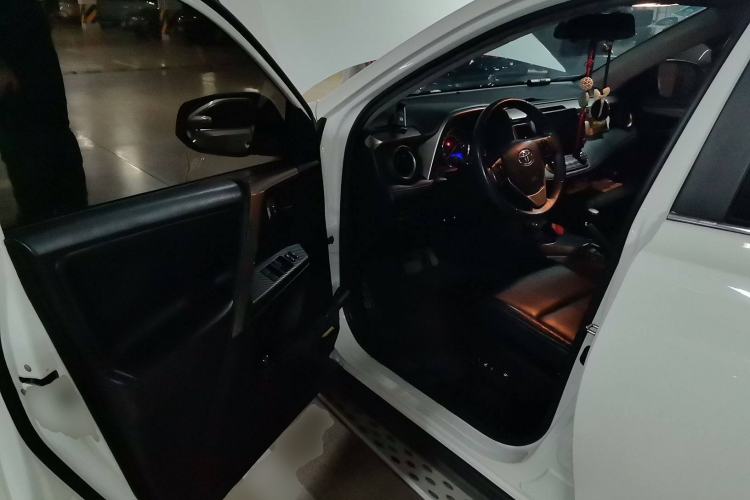 Used Toyota RAV4 2013 2.0L CVT Four-Wheel Drive New Edition
