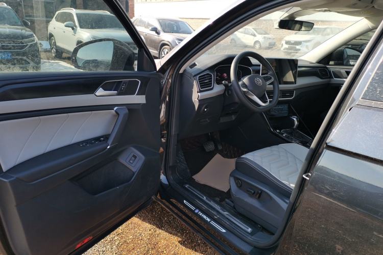 Used Volkswagen Tayron 2023 280TSI Two-Wheel-Drive Luxury Plus Advanced Version
