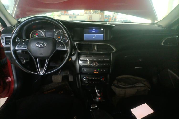 Used Infiniti QX30 2017 1.6T Two-Wheel-Drive Sport Edition
