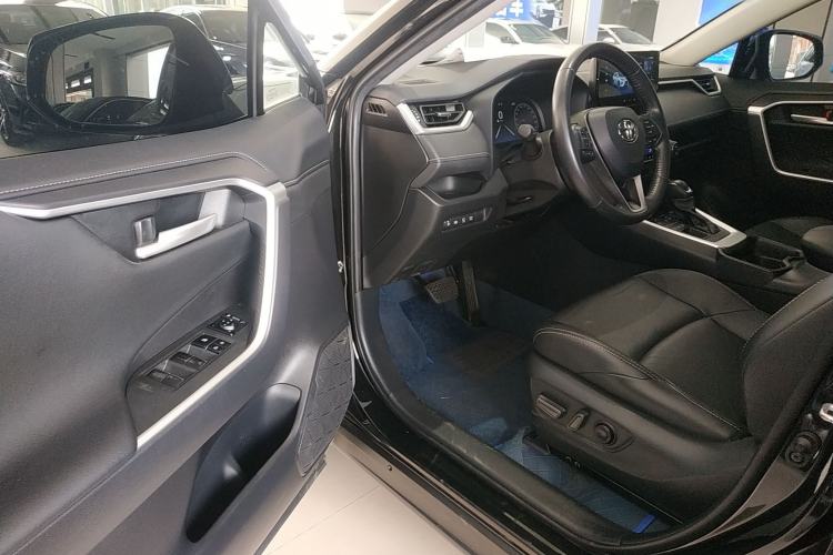 Used Toyota Wildlander 2023 2.0L CVT Four-Wheel Drive Luxury PLUS Edition
