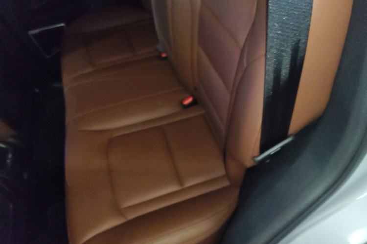 Used Geely Auto Emgrand X7 Sport 2018 1.8TD Automatic Two-Wheel Drive ZhiZun Model with 4G Connectivity
