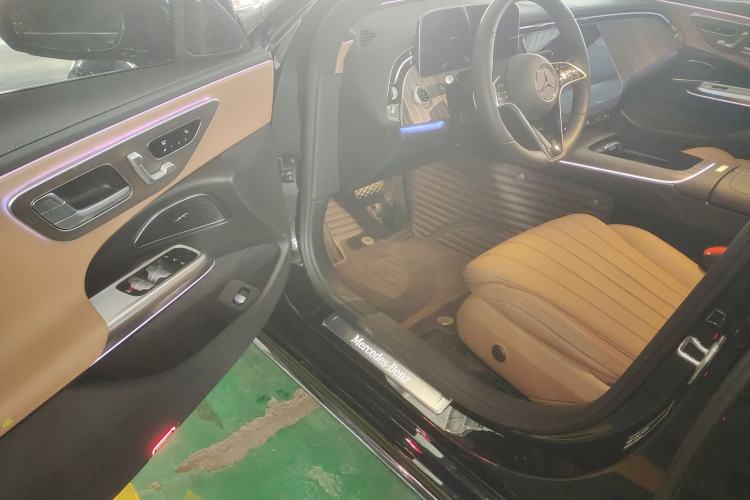 Used Mercedes-Benz E-Class 2024 Refresh E 300 L Stylish Edition
