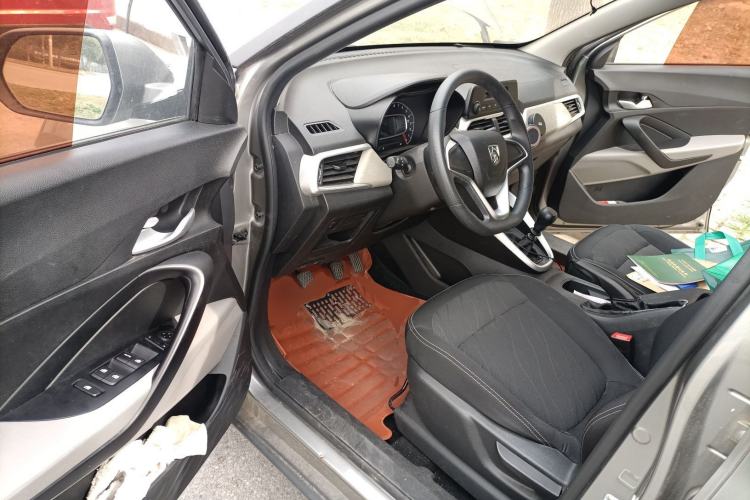 Used Baojun 510 2017 1.5L manual Comfort trim
