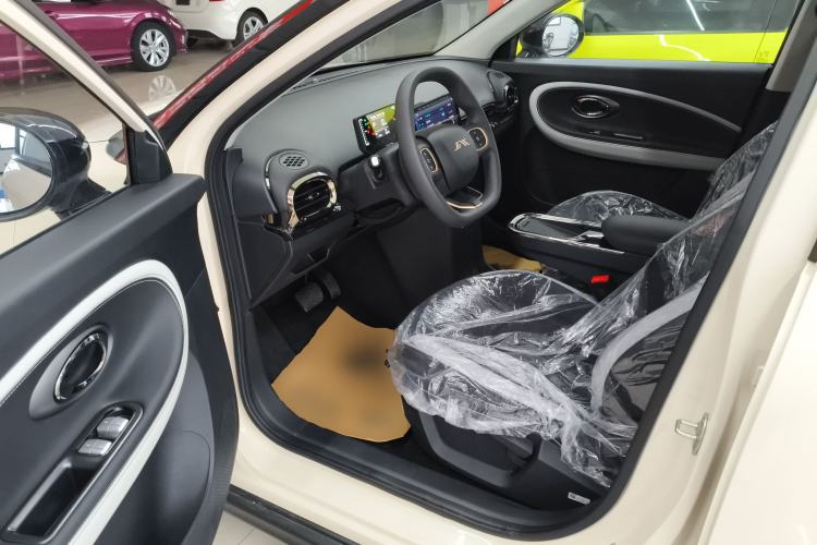 Used  3 2025 330km Freedom Edition