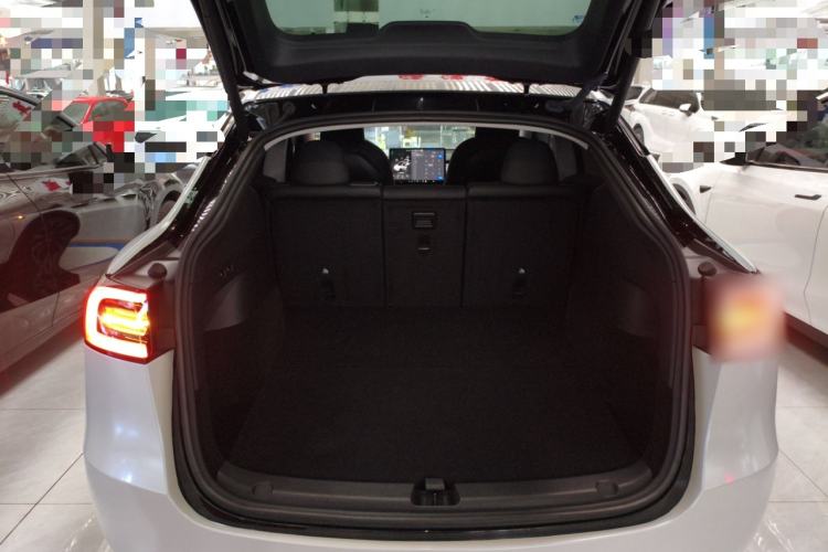 Used Tesla Model Y 2023 Rear-Wheel-Drive Version
