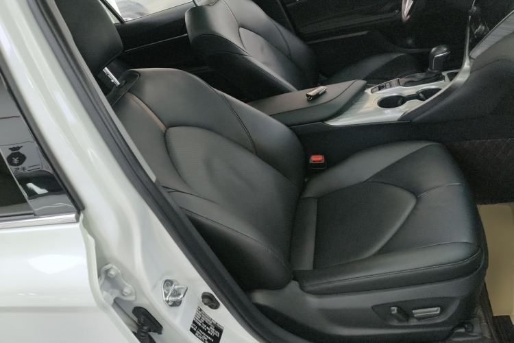 Used Toyota Camry 2019 Revised Version Dual-Engine 2.5 HG Luxury Edition
