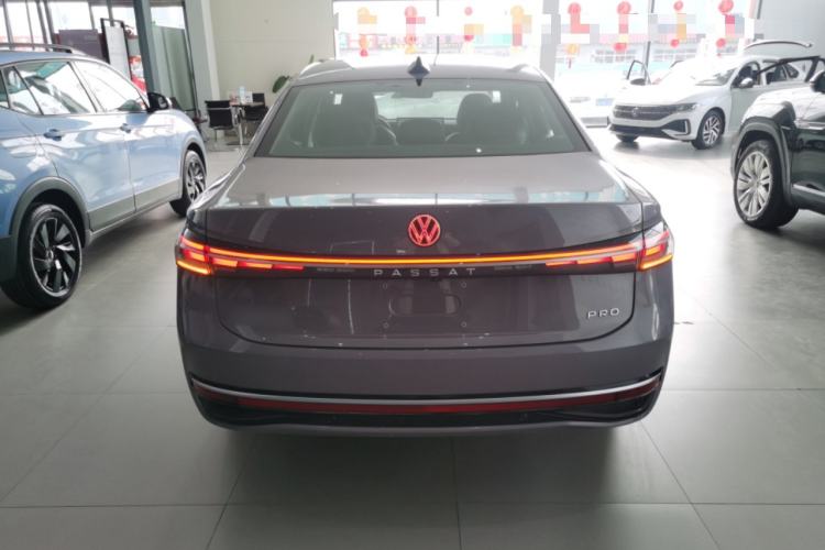 Used Volkswagen Passat 2025 Pro 380TSI Dragon Supreme Edition
