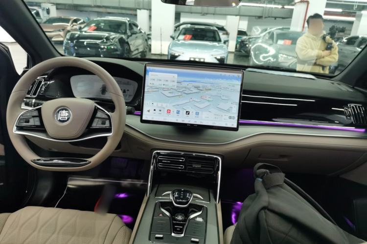 Used BYD Tang New Energy 2024 DM-i Glory Edition 112KM Prestige Model