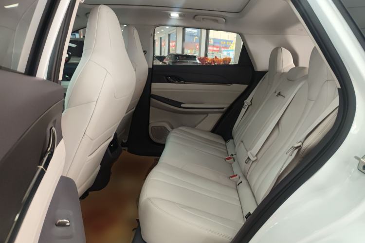 Used  06 2025 Model 520km
