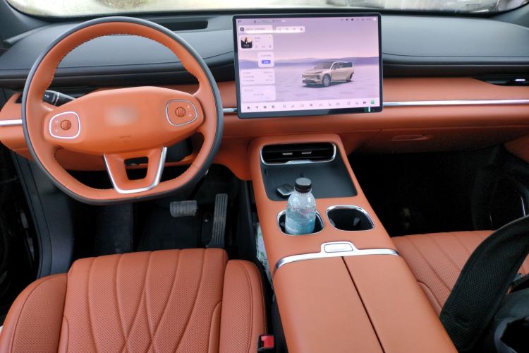 Used  Q07 2025 215 Flagship PLUS
