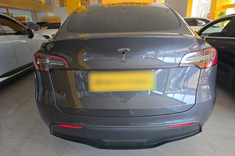 Used Tesla Model Y 2022 Long-Range All-Wheel-Drive Version
