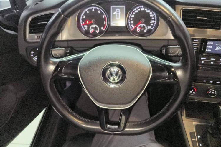 Used Volkswagen Golf 2015 1.4TSI Automatic Comfort Model
