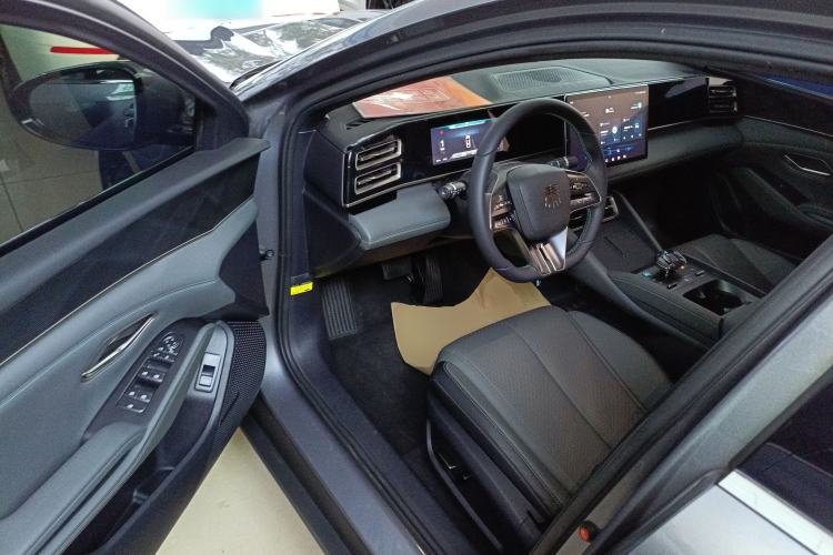 Used BYD Qin L 2024 DM-i 120KM Leading Model
