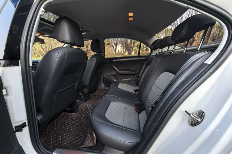 Used Volkswagen Santana 2016 1.6L Automatic Comfort Edition
