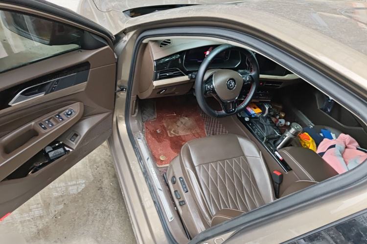 Used Volkswagen Passat 2020 330TSI Luxury Edition China VI
